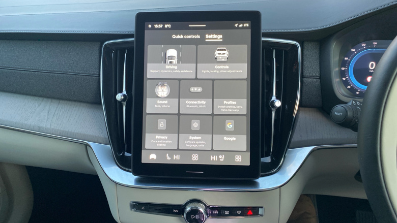 Volvo XC90 2.0 T8 PHEV Ultra Dark 5dr AWD Geartronic Estate